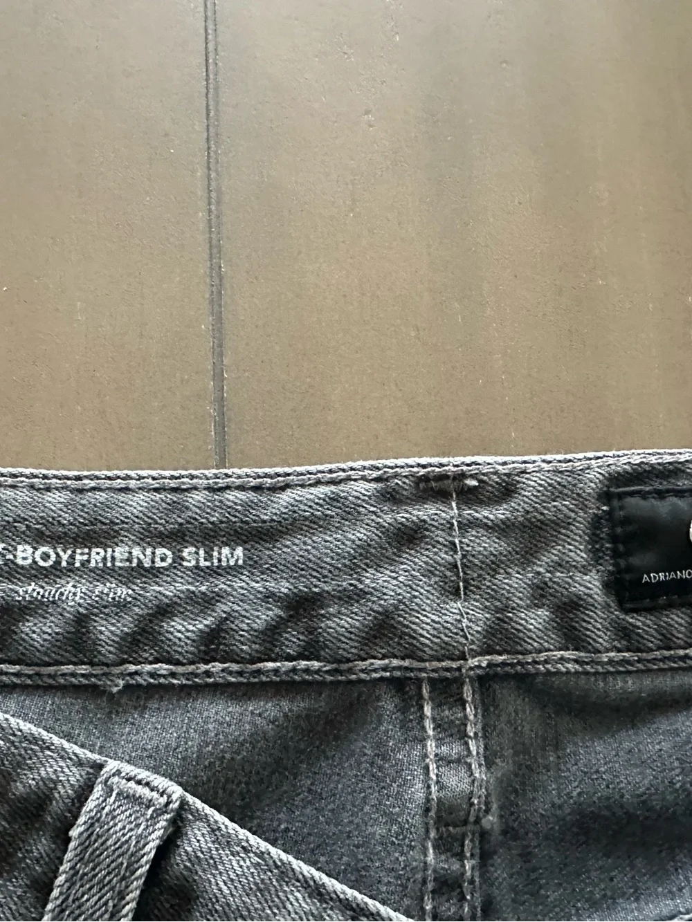 AG Adriano Goldschmied THE EX-BOYFRIEND SLIM Gray- 25 Reg